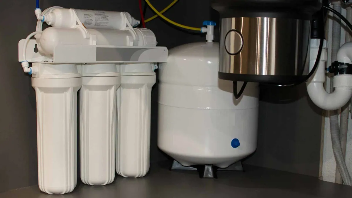 Under-sink drinking water filtration